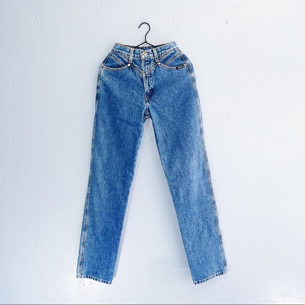 Rockie MEDIUM WASH VINTAGE 90s WESTERN MOM JEAN 6/23”